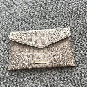 BRAHMIN clutch